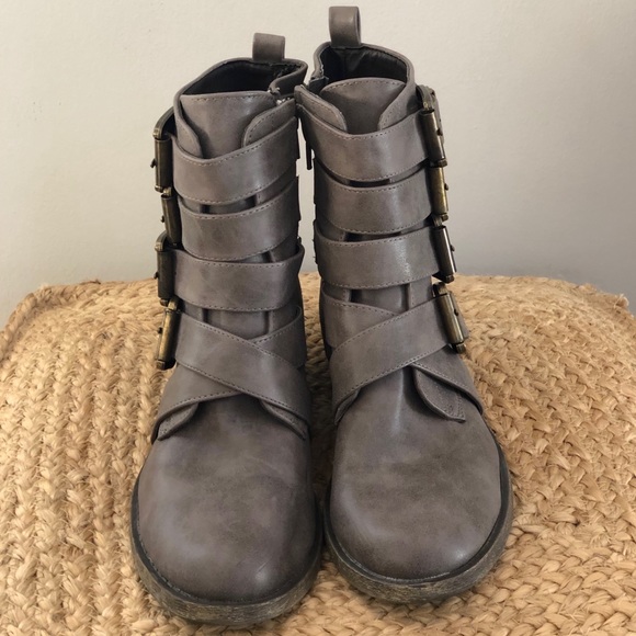 MIA brand buckled ankle boots - Picture 2 of 10